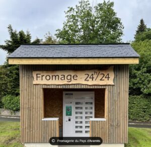 Distributeur automatique de la Fromagerie du pays d'Aramits par Automat-e, Compact 10